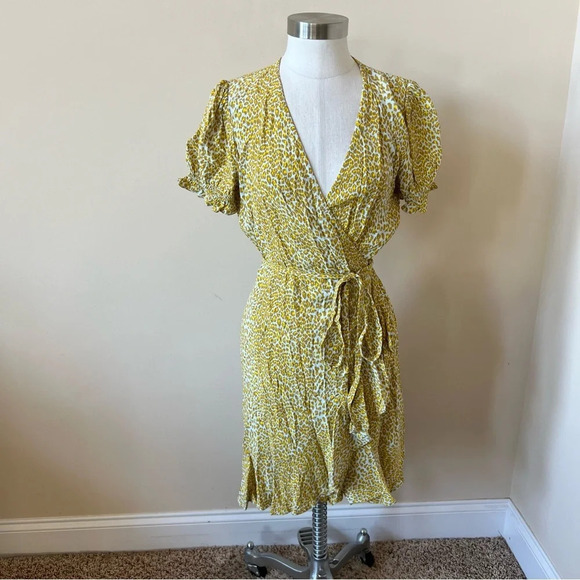 Diane Von Furstenberg Ruffled Wrap Dress 26010 - Picture 3 of 10